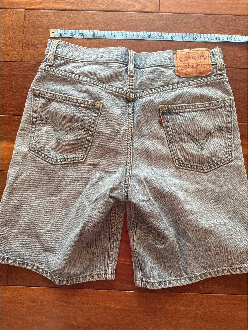 Levi’s 550 shorts size 31